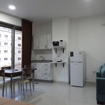 Furnished Apartments Near Mcdonald'S Al-Madina Al-Monawara St Amman Buitenkant foto