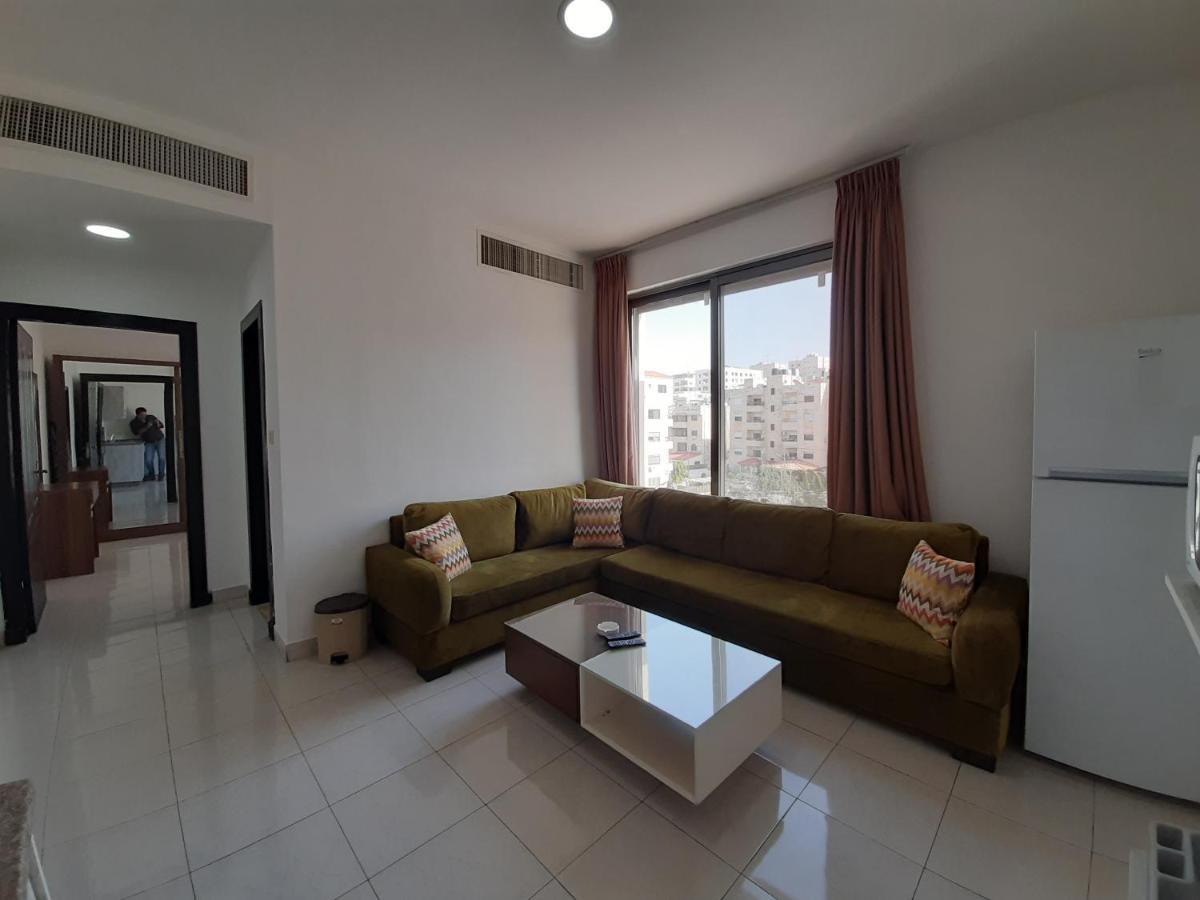 Furnished Apartments Near Mcdonald'S Al-Madina Al-Monawara St Amman Buitenkant foto