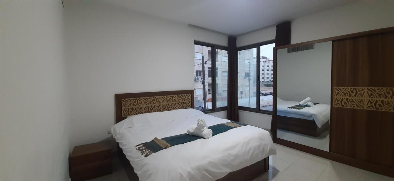 Furnished Apartments Near Mcdonald'S Al-Madina Al-Monawara St Amman Buitenkant foto