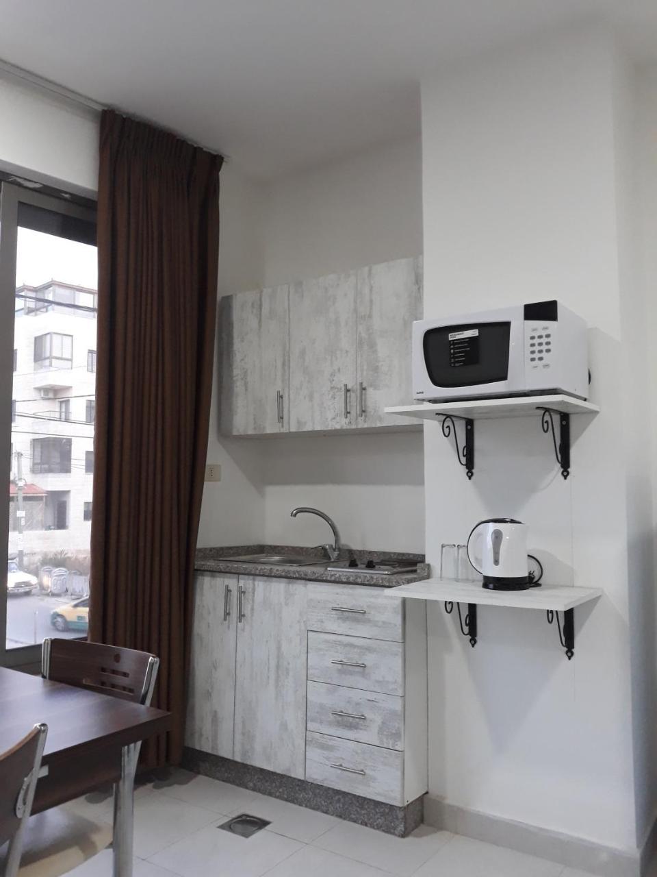 Furnished Apartments Near Mcdonald'S Al-Madina Al-Monawara St Amman Buitenkant foto